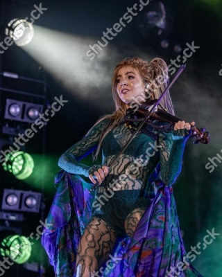 Halestorm_And_Lindsey_Stirling_Perform_At_Budweiser_Stage2025_281029.jpg