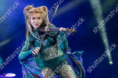 Halestorm_And_Lindsey_Stirling_Perform_At_Budweiser_Stage2025_283029.jpg