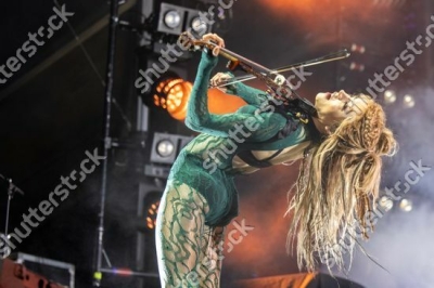 Halestorm_And_Lindsey_Stirling_Perform_At_Budweiser_Stage2025_28629.jpg