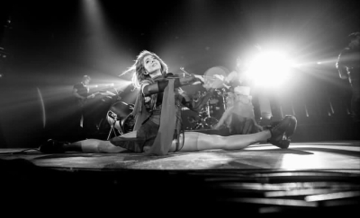 Halestorm_And_Lindsey_Stirling_Perform_At_Budweiser_Stage2025_288029.jpg