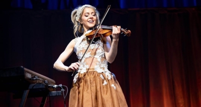 The_Lindsey_Stirling_Christmas_Program_Winter_Tour_2810129.jpg