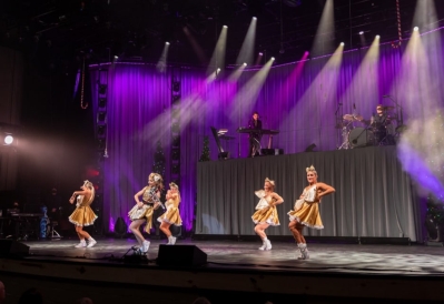 The_Lindsey_Stirling_Christmas_Program_Winter_Tour_2811829.jpg