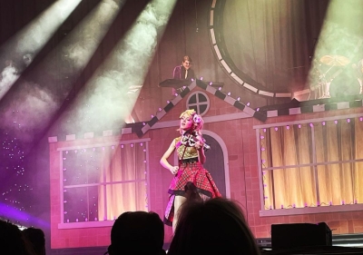 The_Lindsey_Stirling_Christmas_Program_Winter_Tour_2812229.jpg