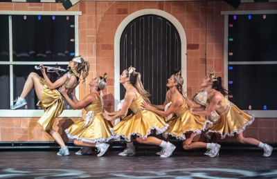 The_Lindsey_Stirling_Christmas_Program_Winter_Tour_2812629.jpg