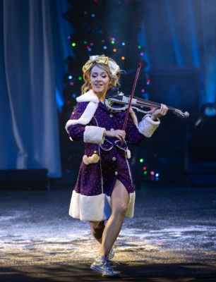 The_Lindsey_Stirling_Christmas_Program_Winter_Tour_281429.jpg