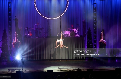 The_Lindsey_Stirling_Christmas_Program_Winter_Tour_2816729.jpg