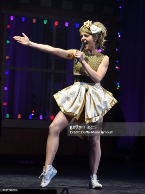 The_Lindsey_Stirling_Christmas_Program_Winter_Tour_2817629.jpg
