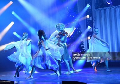 The_Lindsey_Stirling_Christmas_Program_Winter_Tour_2818029.jpg