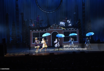 The_Lindsey_Stirling_Christmas_Program_Winter_Tour_2818429.jpg