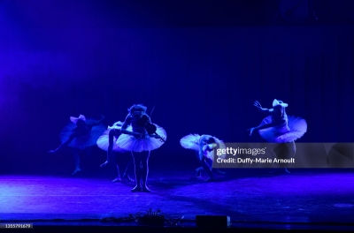 The_Lindsey_Stirling_Christmas_Program_Winter_Tour_2819529.jpg