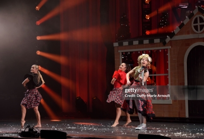 The_Lindsey_Stirling_Christmas_Program_Winter_Tour_2820129.jpg