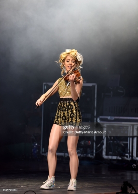 The_Lindsey_Stirling_Christmas_Program_Winter_Tour_2820329.jpg