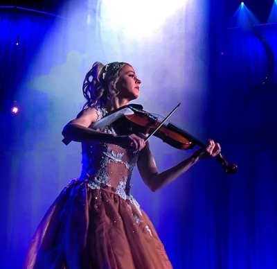 The_Lindsey_Stirling_Christmas_Program_Winter_Tour_282129.jpg