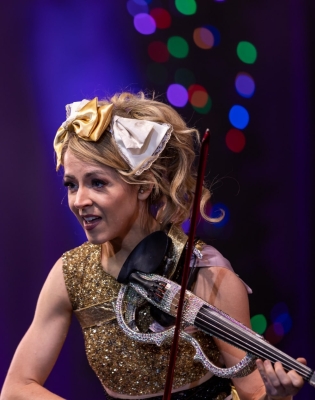 The_Lindsey_Stirling_Christmas_Program_Winter_Tour_2821329.jpg