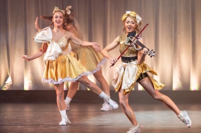 The_Lindsey_Stirling_Christmas_Program_Winter_Tour_2821629.jpg