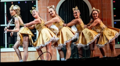 The_Lindsey_Stirling_Christmas_Program_Winter_Tour_2822029.jpg