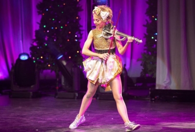 The_Lindsey_Stirling_Christmas_Program_Winter_Tour_282629.jpg