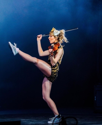 The_Lindsey_Stirling_Christmas_Program_Winter_Tour_283129.jpg