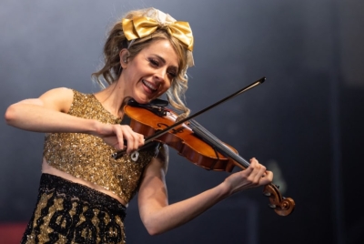The_Lindsey_Stirling_Christmas_Program_Winter_Tour_284829.jpg