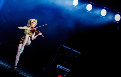The_Lindsey_Stirling_Christmas_Program_Winter_Tour_285829.jpg