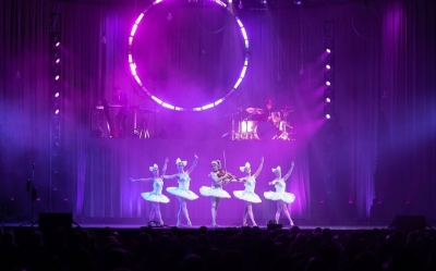 The_Lindsey_Stirling_Christmas_Program_Winter_Tour_28629.jpg