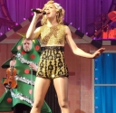 The_Lindsey_Stirling_Christmas_Program_Winter_Tour_2822829.jpg