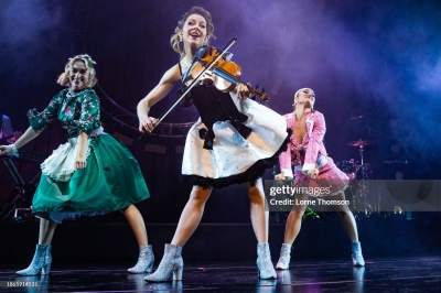 Snow_Waltz_Tour_2023_282229.jpg