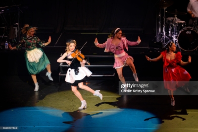 Snow_Waltz_Tour_2023_284429.jpg