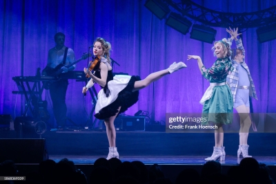 Click to view full size image
==============
Snow_Waltz_Tour_2023_285729.jpg Snow_Waltz_Tour_2023_285729.jpg