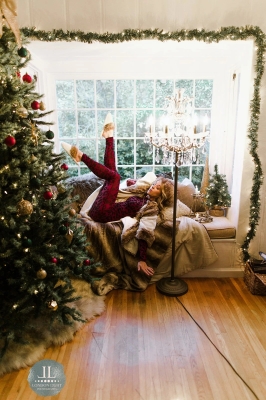 Lindsey_Stirling_-_Set_4_Home_for_the_Holidays_2020_281729.jpg