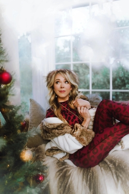 Lindsey_Stirling_-_Set_4_Home_for_the_Holidays_2020_28329.jpg