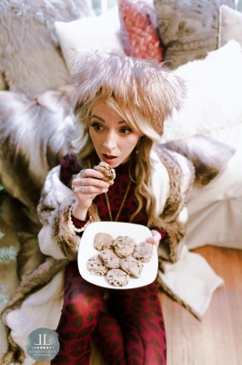 Lindsey_Stirling_-_Set_4_Home_for_the_Holidays_2020_284329.jpg