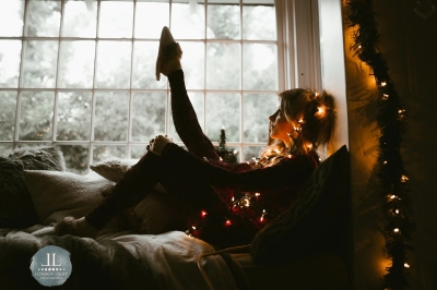 Lindsey_Stirling_-_Set_4_Home_for_the_Holidays_2020_287729.jpg