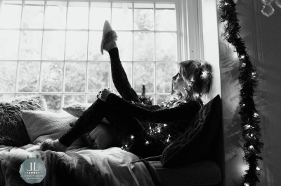 Lindsey_Stirling_-_Set_4_Home_for_the_Holidays_2020_287929.jpg