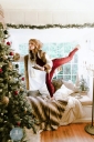 Lindsey_Stirling_-_Set_4_Home_for_the_Holidays_2020_284729.jpg